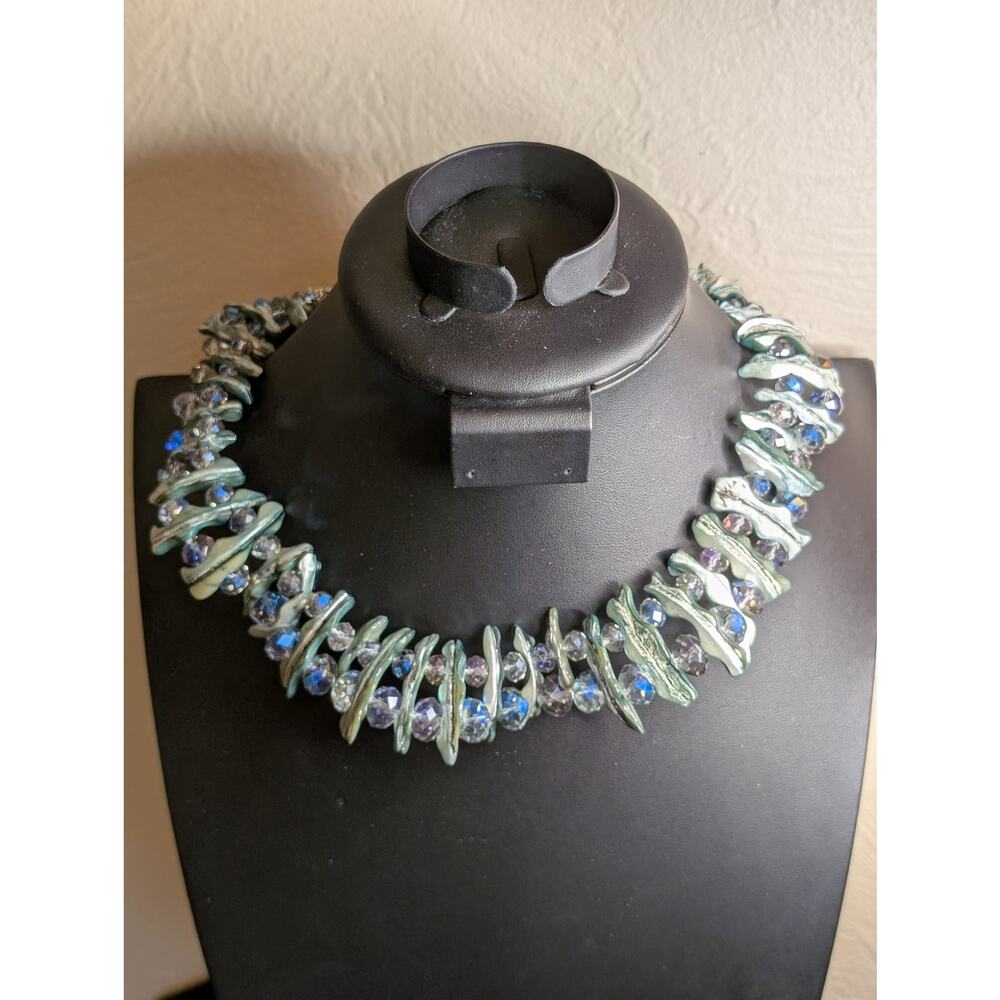 Green Shell AB Faceted Glass Crystal Bead Silver Tone Collar 16"-18" Necklace
